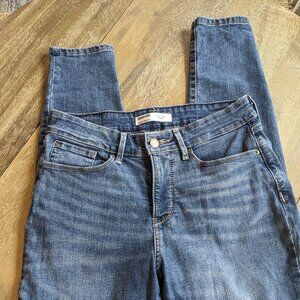 Levi Strauss Signature Totally Shaping Skinny Denim Blue Jeans, Size 8